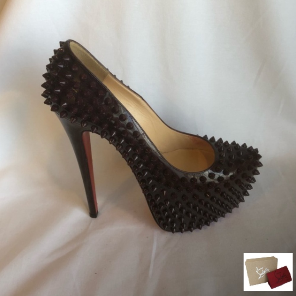 Daffodile Spiked Pumps (EUR 38.5)